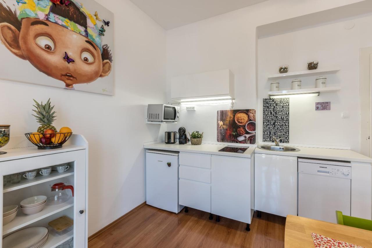 Noe And Joey Apartment Split Exterior photo